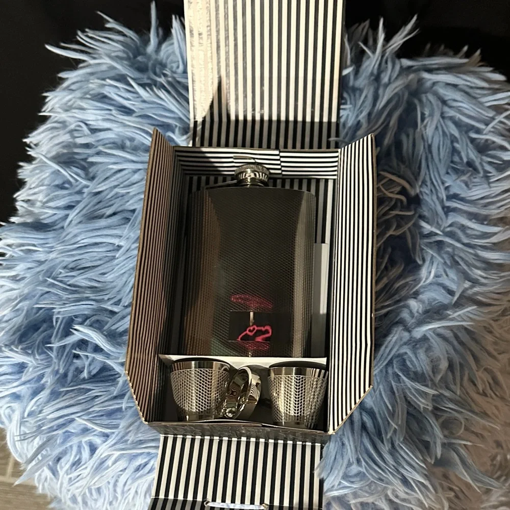 Source Unknown Striped Flask Set with Silver and Pink Accents